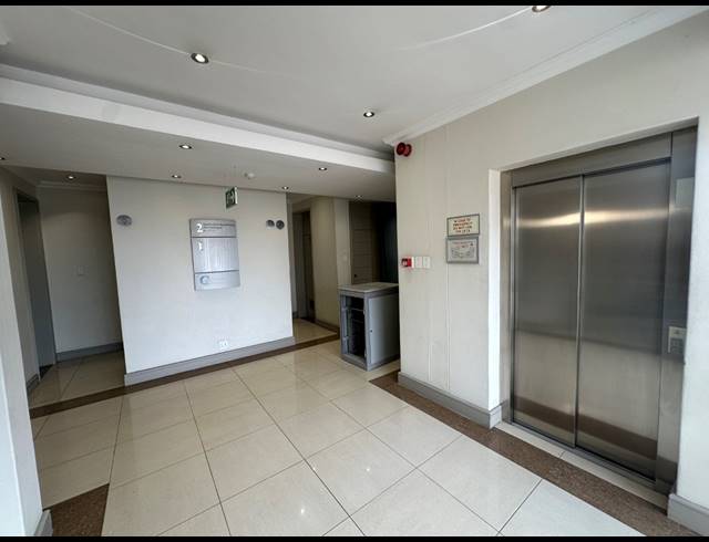 710M² OFFICE TO LET IN CENTURY CITY